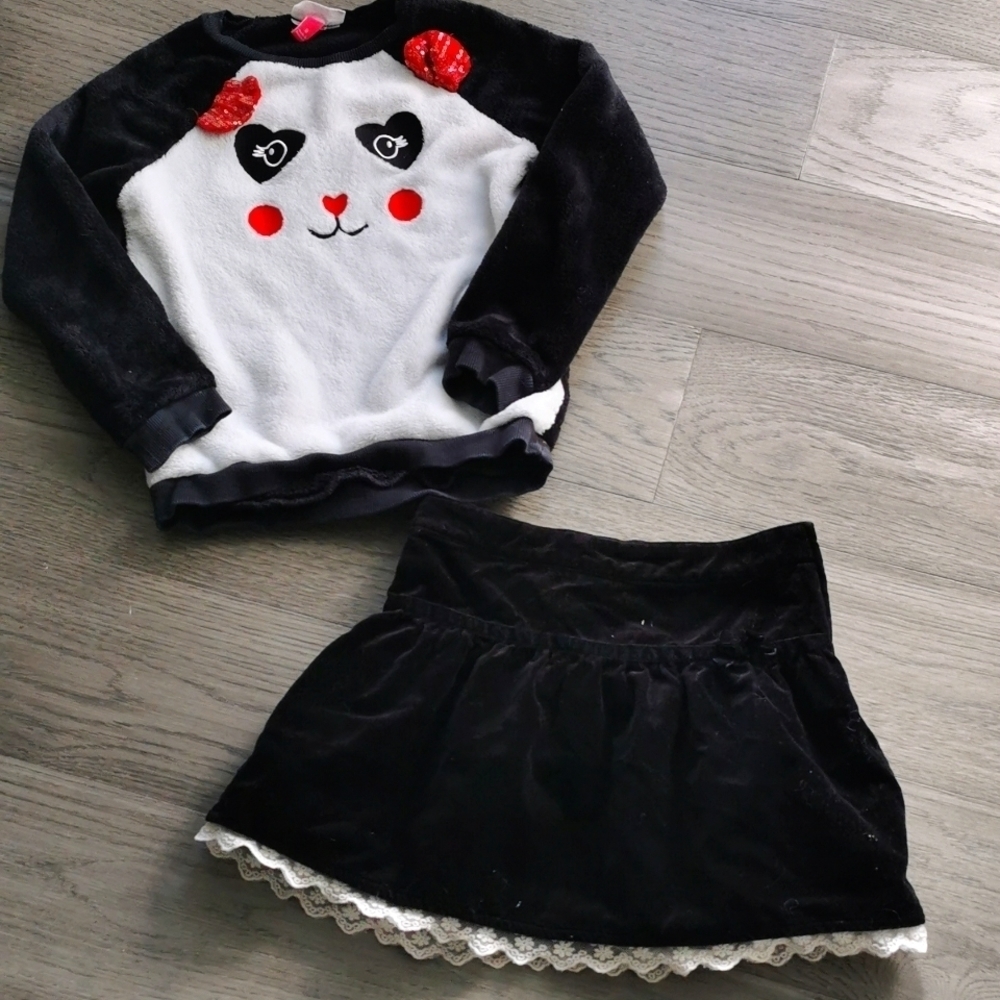 Stylish velour girls skirt & Penelope Mack  festive sweater. EUC size 6X & 8